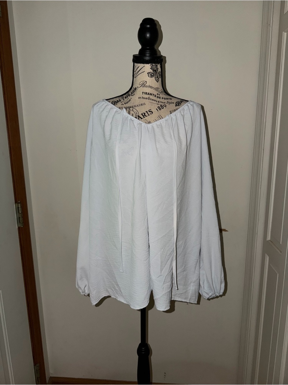 ✨5/$30✨ Pale Blue Peasant Tunic Blouse